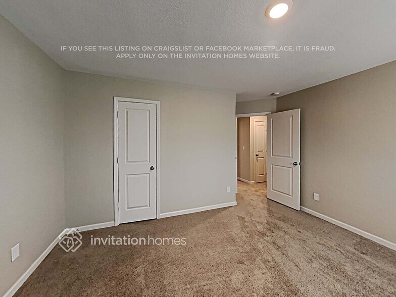 Building Photo - 439 Vermeer Ct