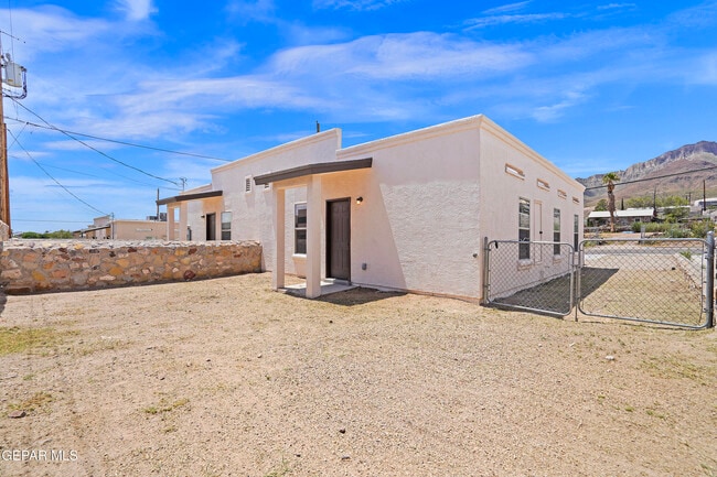 Building Photo - 8804 Eclipse St