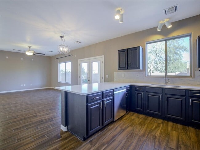 Building Photo - Modern 2-Story Home with Spacious Layout &...