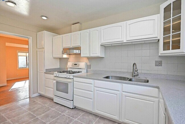 Building Photo - 314 Sparling Dr