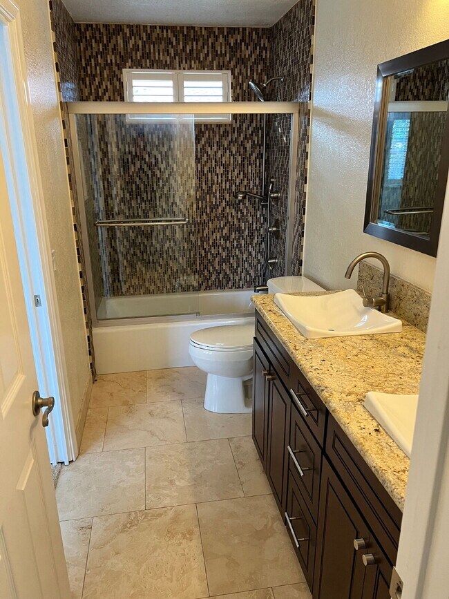 Building Photo - $4,500 - 4 Bed / 3 Bath House in Rancho Del Rey