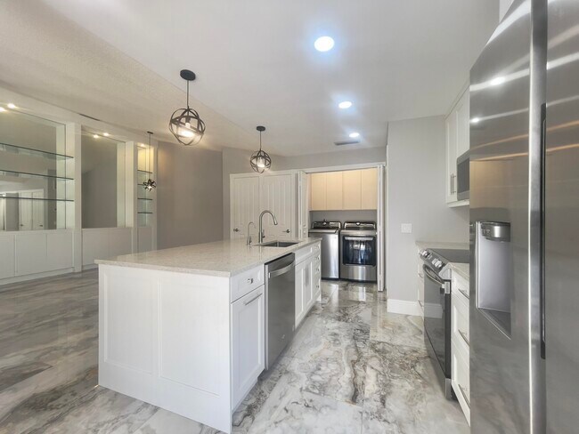 Building Photo - 6503 Geminata Oak Ct