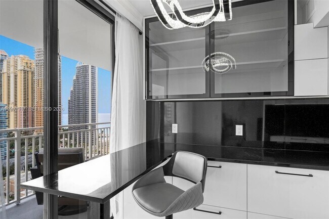 Building Photo - 210 174th St