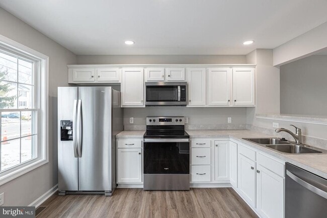 Building Photo - 438 Hill St