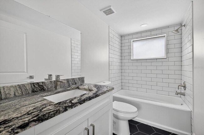Building Photo - 5409 Oceanic Rd