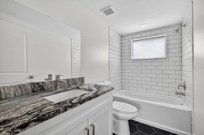 Building Photo - 5419 Oceanic Rd
