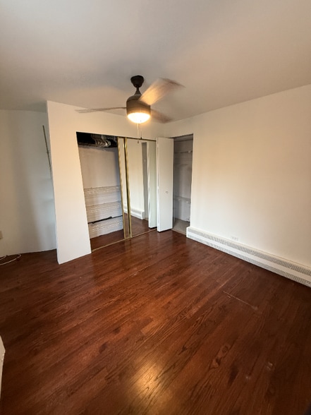 Building Photo - 700 W Bittersweet Pl