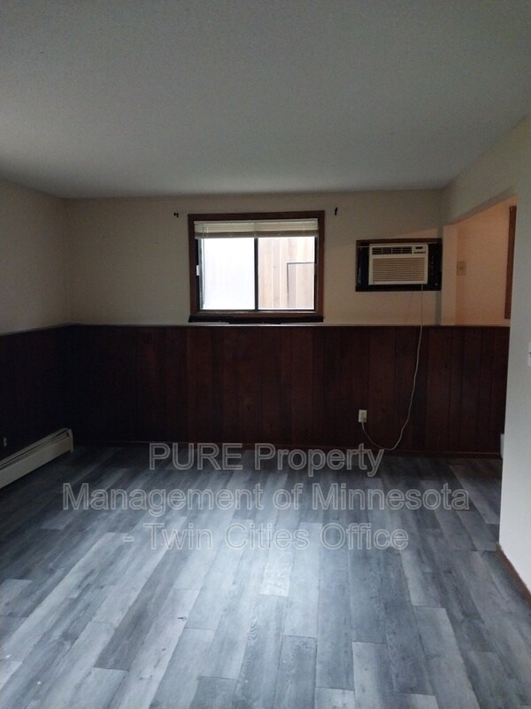 Building Photo - 144 13th Ave S