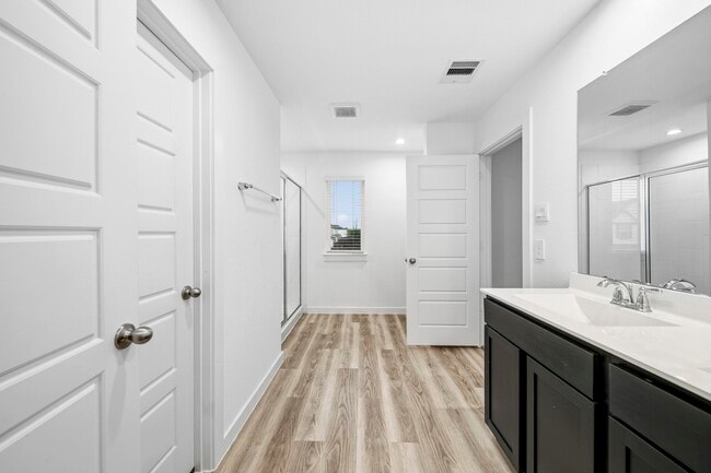 Building Photo - 3014 Skyline Mesa Dr