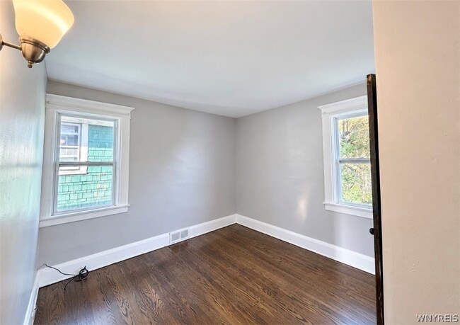 Building Photo - 9 Lovering Ave