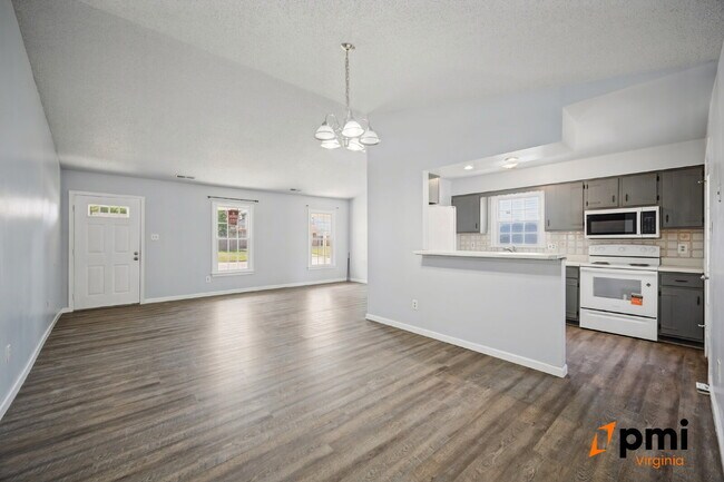 Building Photo - 3 BEDROOM 2 BATH W/GARAGE IN VIRGINIA BEACH PETS ALLOWED