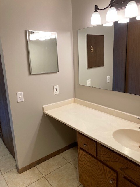 Building Photo - 1887 Silver Bell Rd