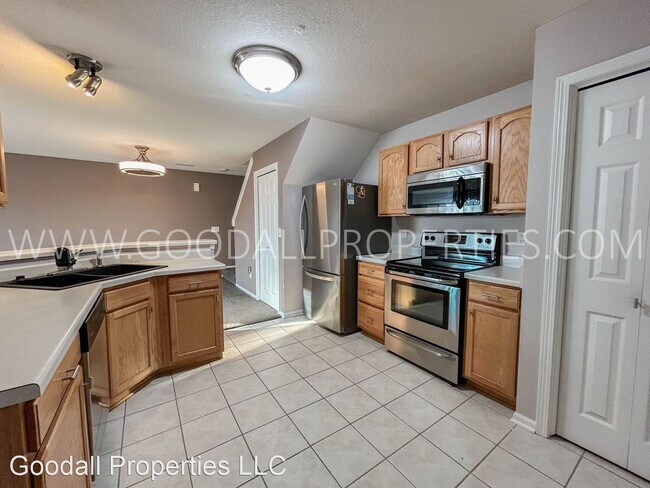Building Photo - 2 br, 2 bath House - 3799 Village Run Dr #702