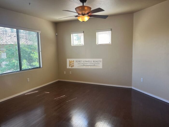 Building Photo - 2550 E River Rd