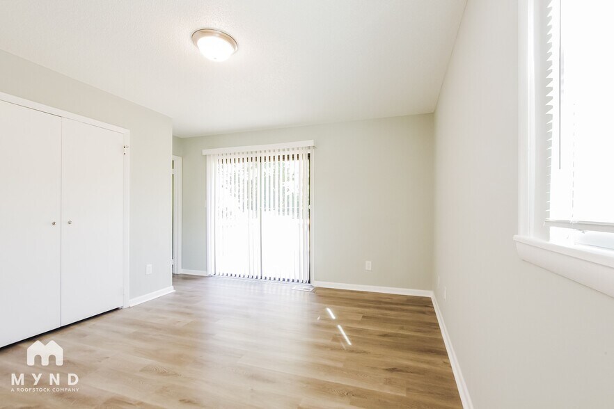 Building Photo - 1418 Gaston Way