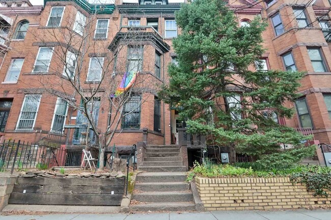 Building Photo - 1923 Calvert St NW
