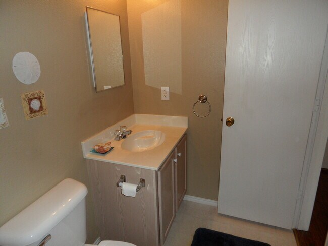 Building Photo - Beautiful 3/2 in Prime Fort Worth — Minutes from Lake Worth & Downtown!