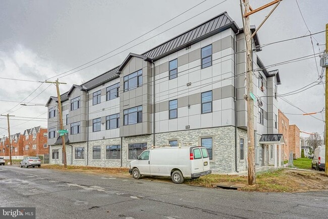 Building Photo - 4432 Wingate St