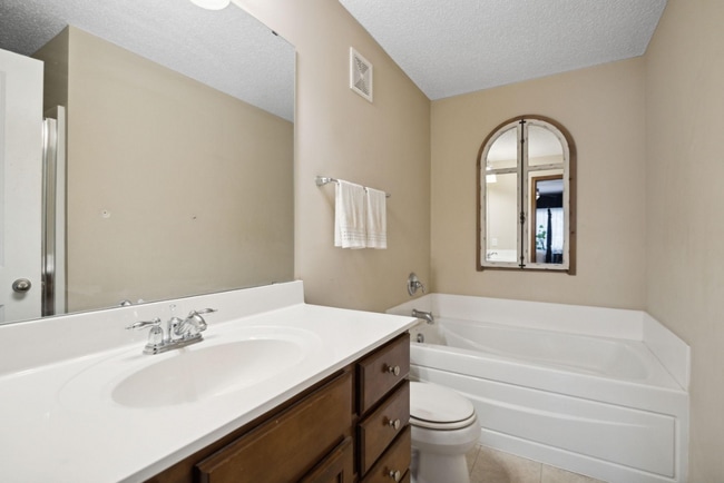 Building Photo - 18422 Lafayette Way