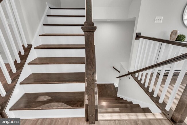 Building Photo - 14910 Townshend Ter Ave