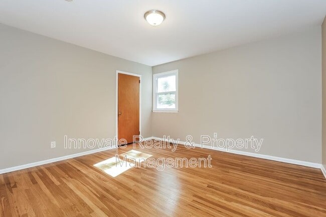 Building Photo - 1613 Kenmare Dr