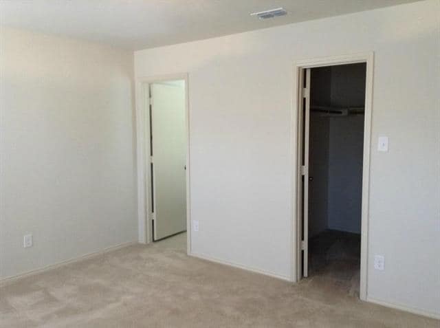 Building Photo - 1413 Raven Dr S