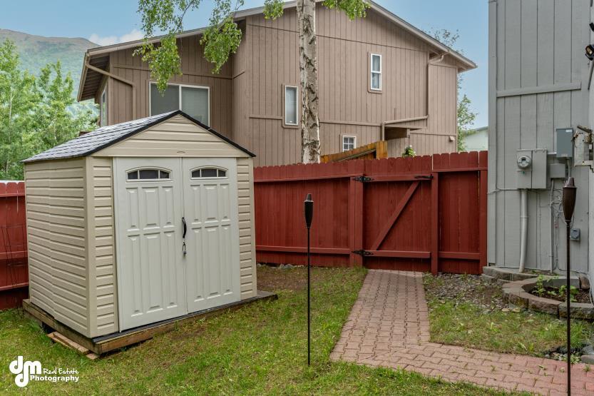 Building Photo - 8973 Northwood Park Cir