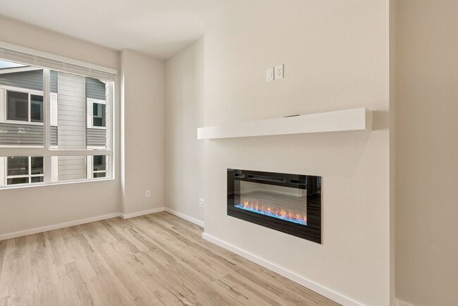 Building Photo - 4 Bedroom 3 Bath Stunning Brand New Townho...