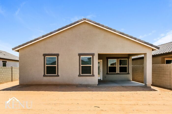 Building Photo - 35480 W San Capistrano Ave