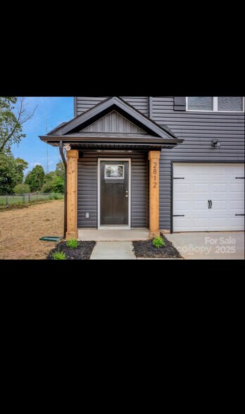 Building Photo - 2810 S Ridge Ave