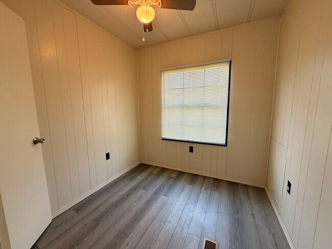 Building Photo - Charming 3-bedroom, 2-bathroom home in Dover, AR.