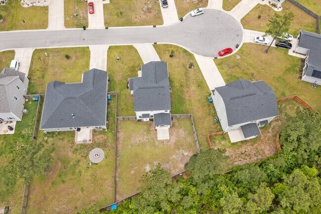 Building Photo - 220 Salty Dog Ln