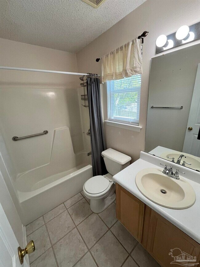 Building Photo - 1348 Redwood Ln