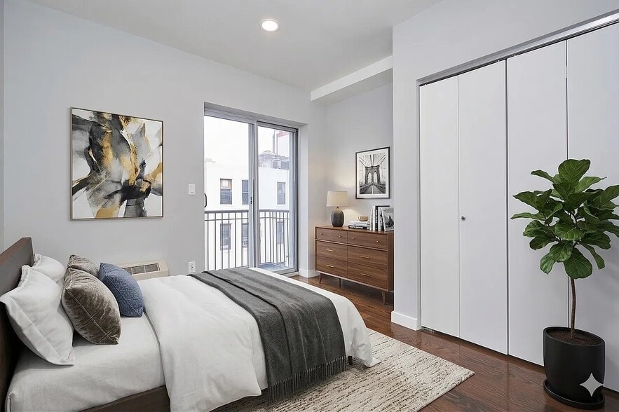 Building Photo - 152 Ludlow St