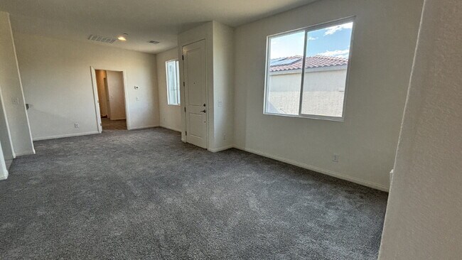 Building Photo - One Story 6-bedroom Home with Attached Casita