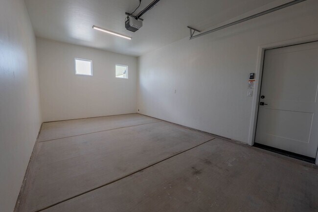 Building Photo - 1300 N Rook Ave