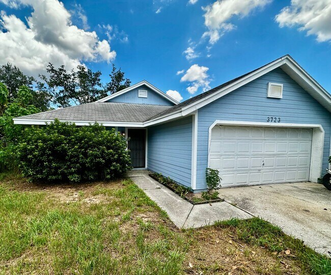 Building Photo - 3723 Narroline Dr