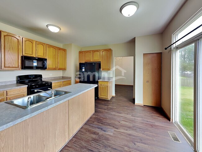 Building Photo - 1300 Broadlawn Dr