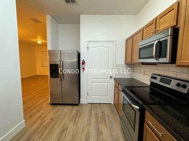Building Photo - 1401 Priory Cir