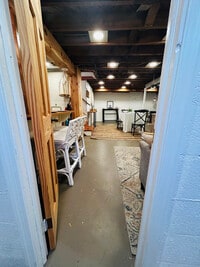 Building Photo - 10166 Glebe Rd