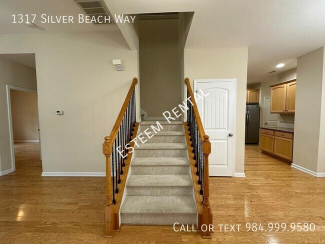 Building Photo - 1317 Silver Beach Way