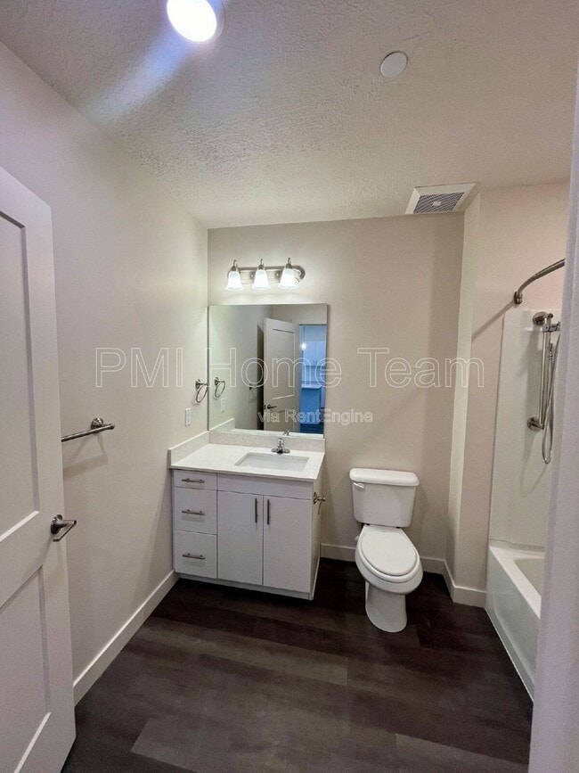 Building Photo - 155 E Ninth