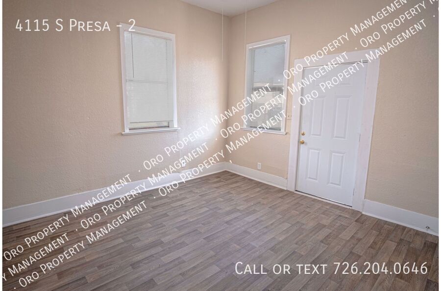 Building Photo - 4115 S Presa-2