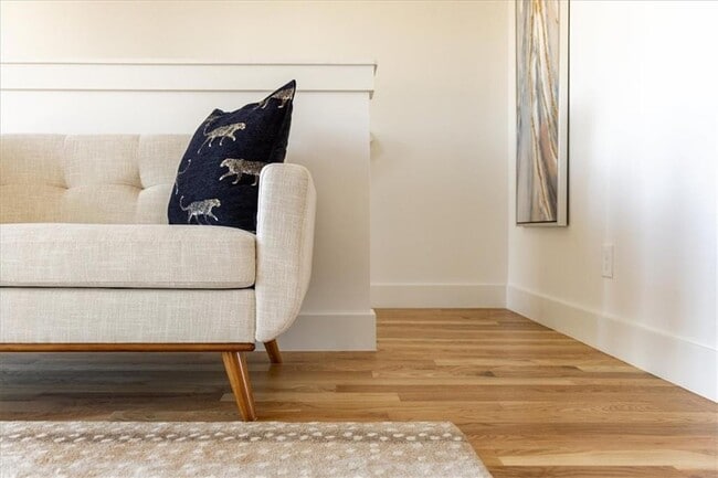 Building Photo - 4611 S 47th St