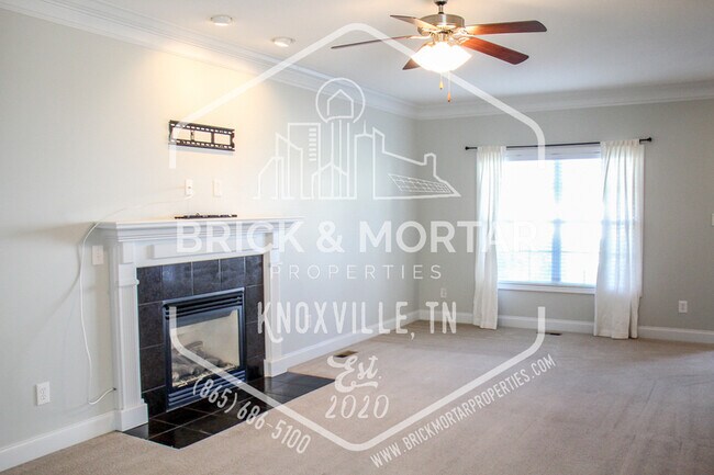 Building Photo - 5722 Rhyne Cove Ln