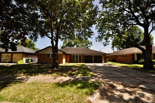 Building Photo - 7634 Wynlea St
