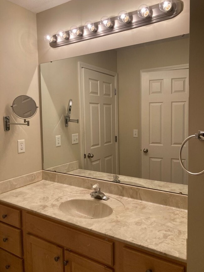 Building Photo - 106 Walnut Trace Cir