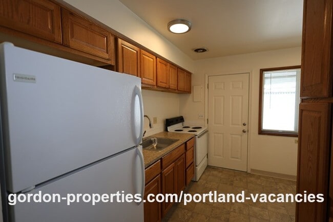 Building Photo - NE 65th Ave - North Tabor single level 1 bedroom apartment