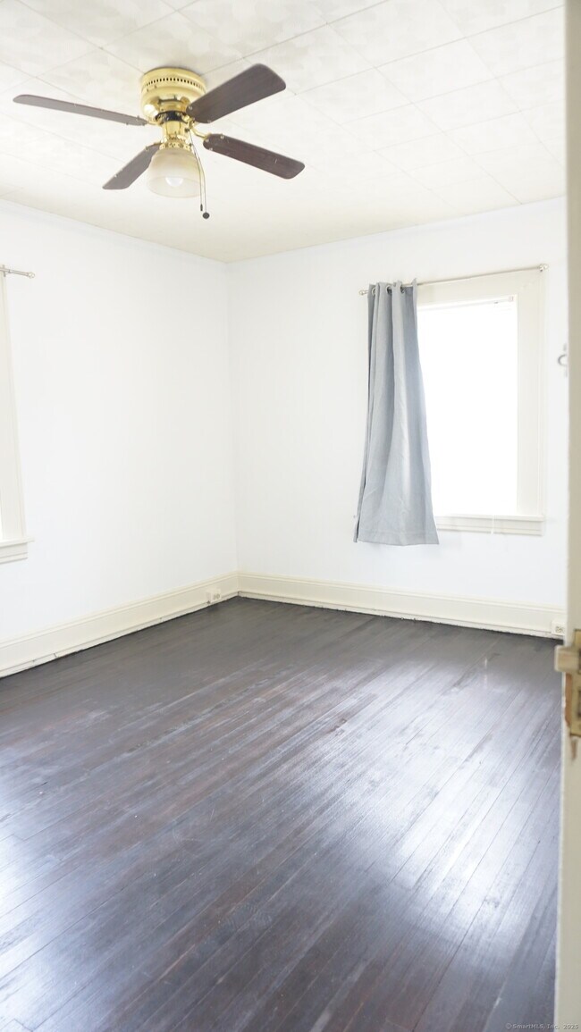 Building Photo - 314 Judson Pl