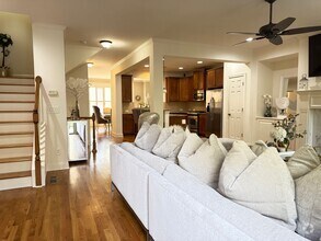 Building Photo - 3 bedroom 3 1/2 bath Townhome For Rent In ...